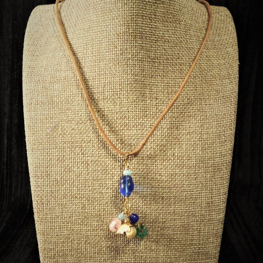 necklace glass, shell